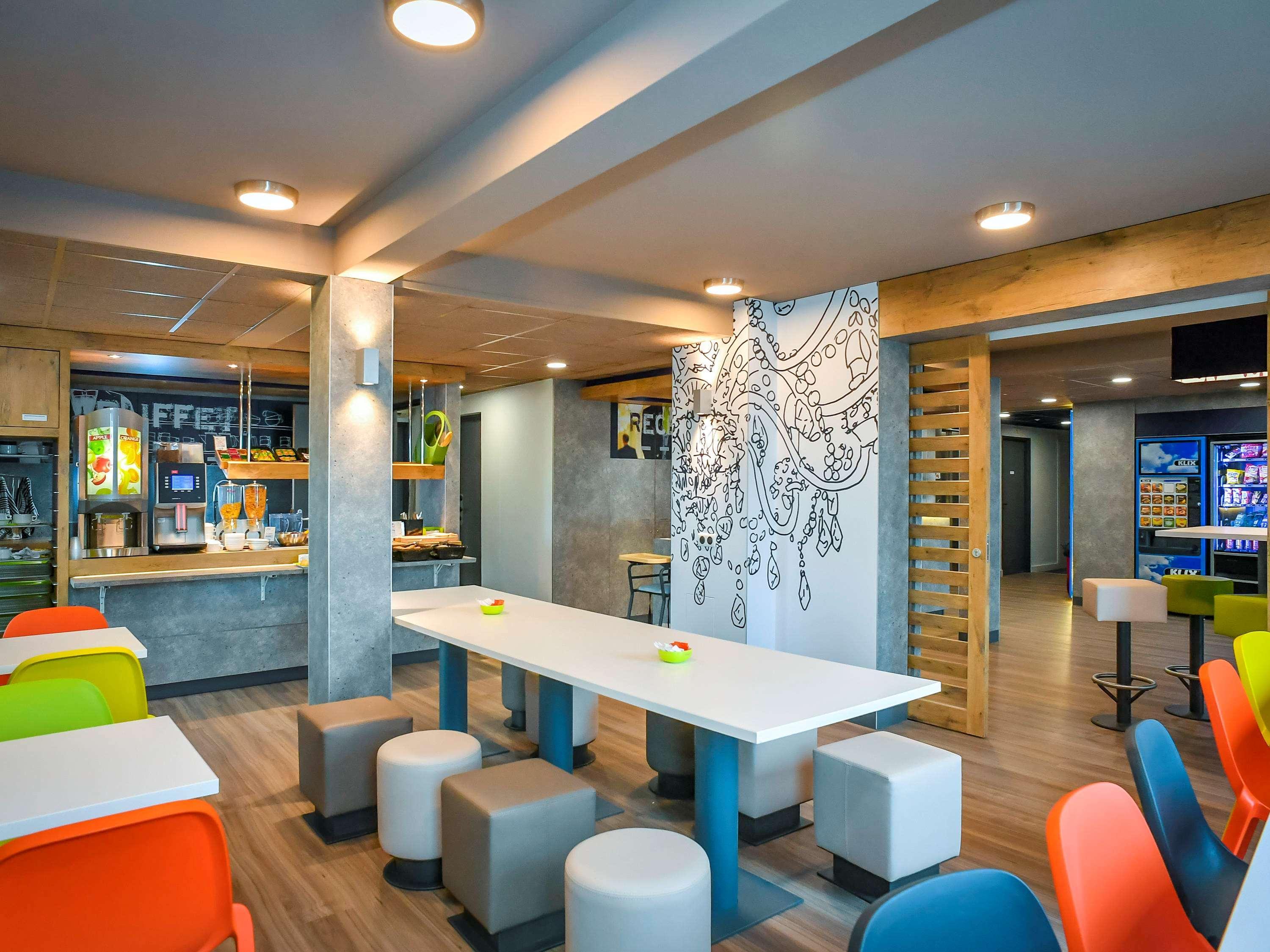 Ibis Budget Кутанс Екстер'єр фото