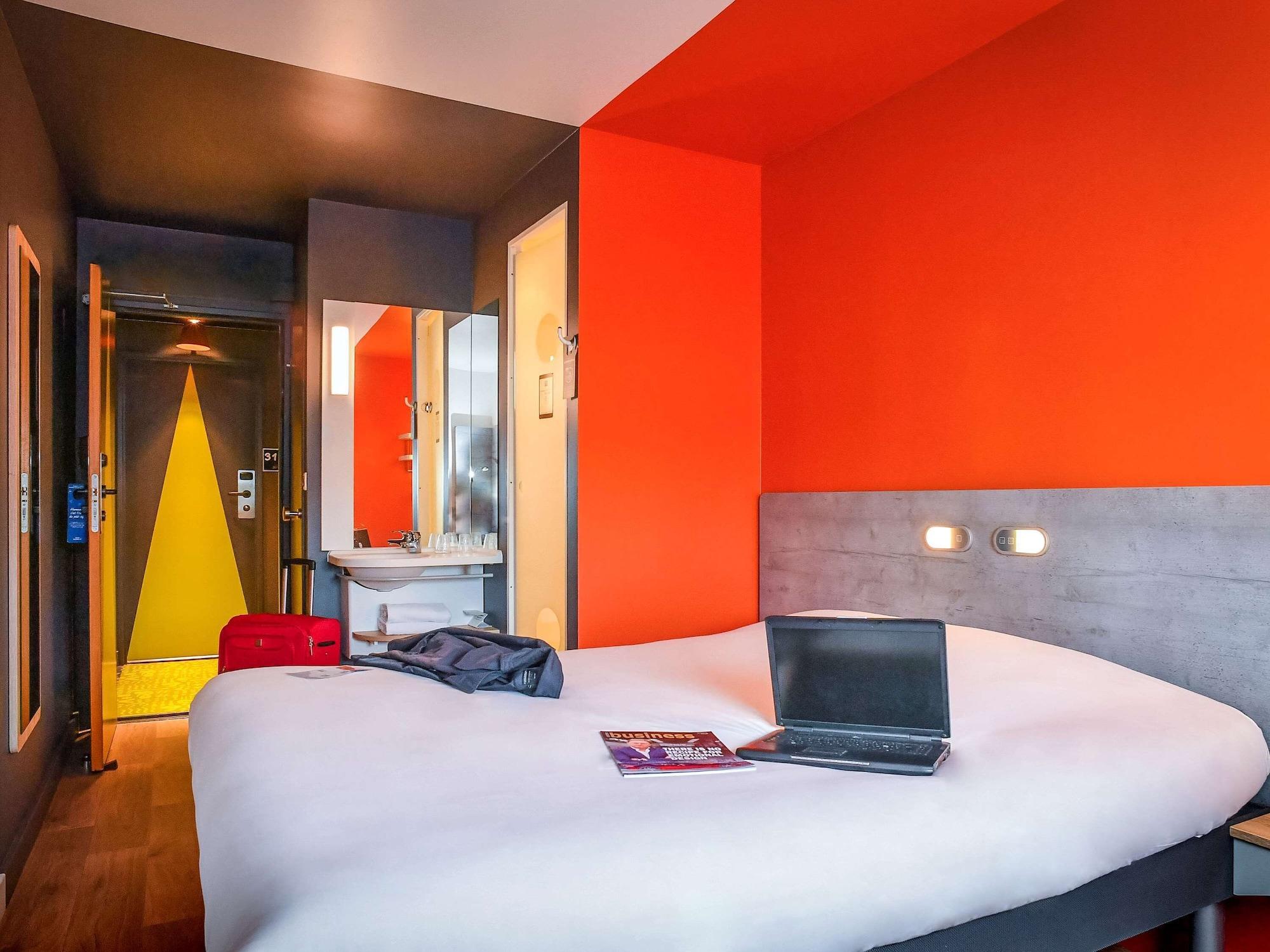 Ibis Budget Кутанс Екстер'єр фото
