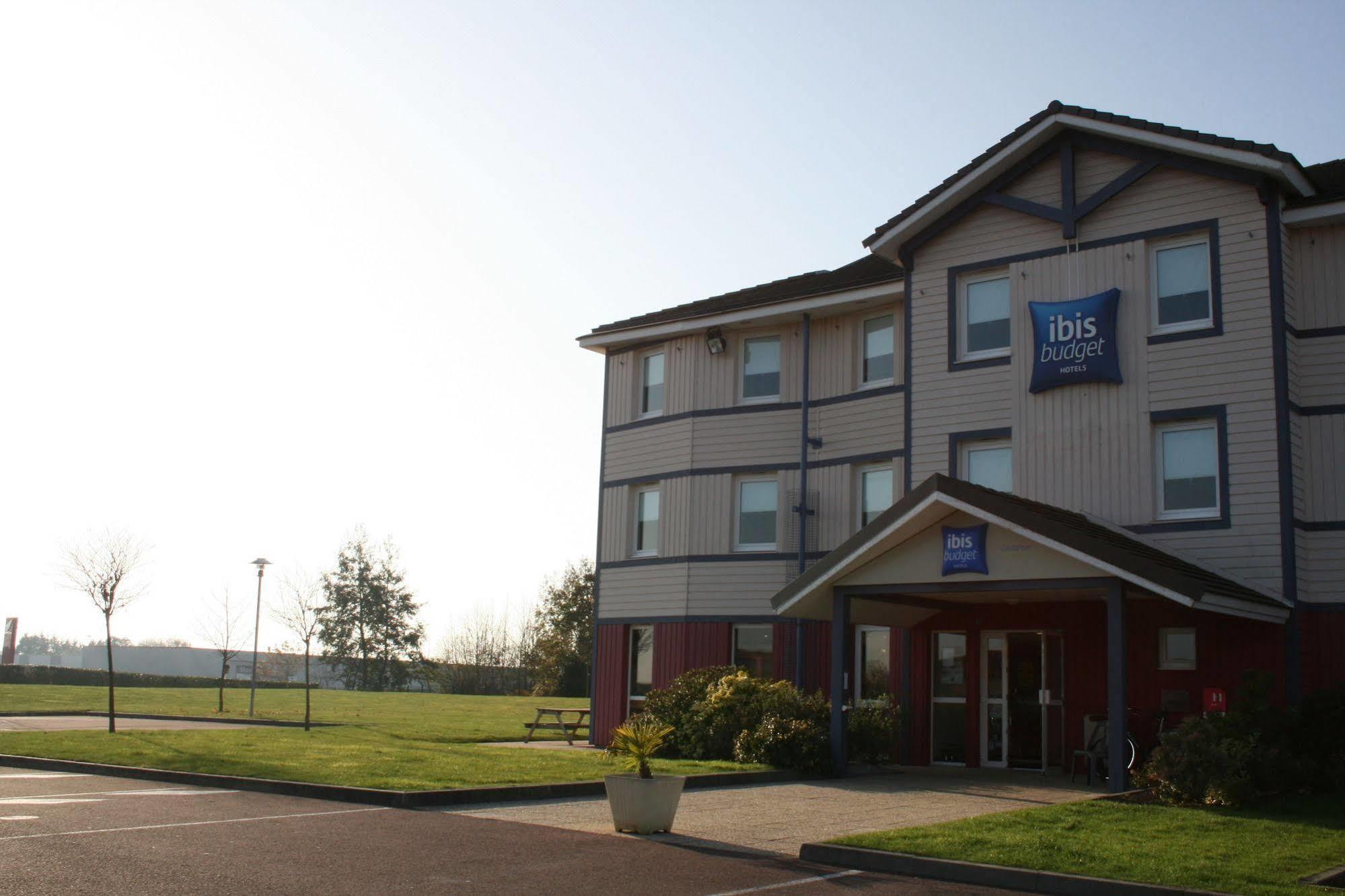 Ibis Budget Кутанс Екстер'єр фото